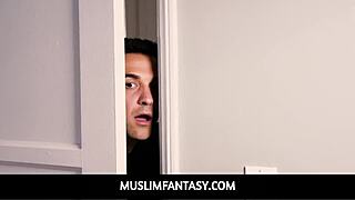 Middle-Eastern Muslim Babe Vanessa Vox Loses Virginity to BF