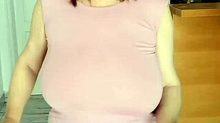 wanna see these giant mature boobs swing free no bra to the beat