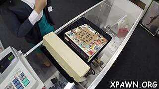 Babe Shows Off Twat and Sucking Skills in Amateur Scene