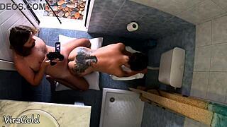 Wanna see quick homemade blowjob and doggystyle cum on ass in the toilet?