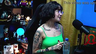 Latina Teen's Outdoor Casting Gift Teases Natural Tits