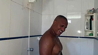 Gulosa Novinha Caiu na Net na Balada de Swing com Desi Branca de Neve!