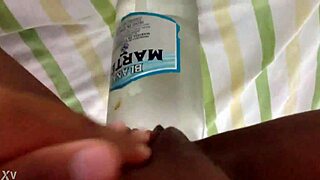 dama de compa�ia escort prepago en caracas me moja la concha con toys y masturbacion