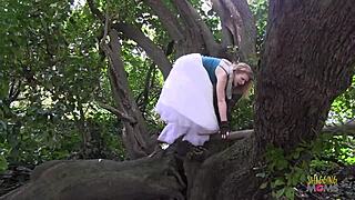Blonde babe hikes dress up tree branches fingering to outdoor squirt bliss