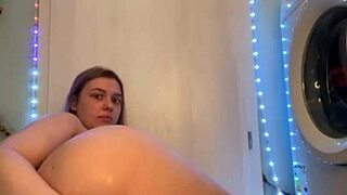 damn this bbw teen fists her own fat ass anal hard on live webcam 💦🔥