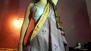 Sexy hijab brunette teen shakes her big ass for the camera