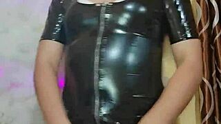 quieres que esta rica ladyboy transexual te haga pajita explosiva?