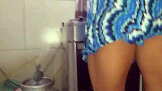 Dona de casa drops everything for that big cock creampie in the kitchen
