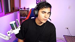colombian streamer couple fucks raw in live creampie show