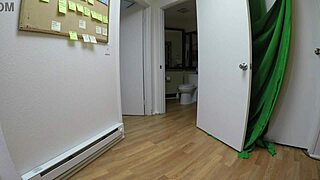 Gigi Breeze Performs Star Trek-Themed Blowjob