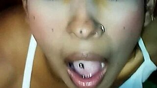 wow confesiones sexuales de una joven morena mientras fornica sounds super intimate and real