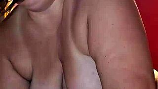 Watch this milf cum hard while fucking with feet and toes fetish