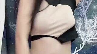 uhh sexy vietnamese girl dancin all private n hot part 1