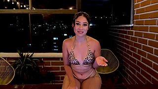 Colombian teen daniela andrea tempts masseuse brian evansx in jacuzzi for cum-filled mouth
