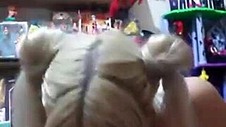 ever dreamed of sailor moon cosplay with ariel scarlet's curves?