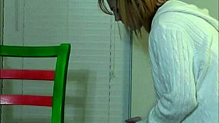 whoa this beauty's riding the fuck machine hard till she squirts everywhere 🔥🤰💦