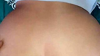 la chica de los elotes gime mientras le meto verga en su gran culo y coño chorreante