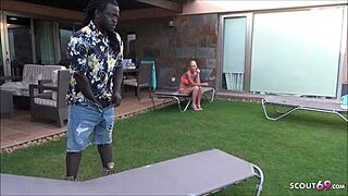Milf Kacy lutscht huge black poolboy cock deepthroat and swallows cum holiday style