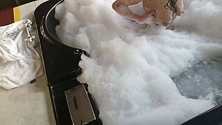 spy on brunette bathin guy then fat latina fucks his cock in her big ass