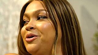 horny ashlyn peaks masturbates hoping roommate siri dahl catches her