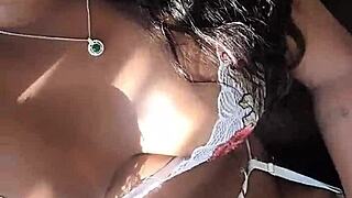 GABI DE RIBEIRO PRETO ENJOYS MORNING SOLO HANDJOB