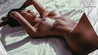 gostosa anarothbardreal devours two cocks hungrily