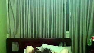 apostamos que caía y así fue... venezolana infiel besa y adora culo en casa
