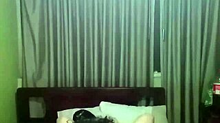 apostamos que caía y así fue... venezolana infiel besa y adora culo en casa
