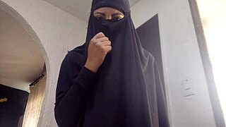 arab milf trembles with ecstasy squirting pussy roughly on webcam in niqab