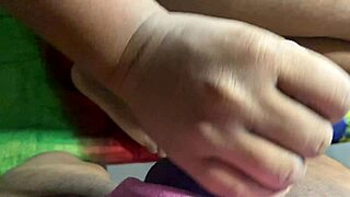 oh god indian beauty fingers herself squirting wildly in viral passion!