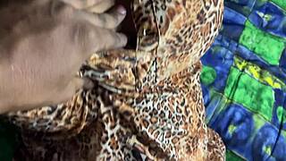 oh god indian beauty fingers herself squirting wildly in viral passion!