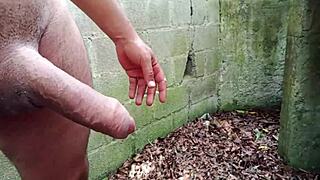 yuri gaúcho flexes his brazilian muscle anaconda HUGE CUMLOAD blast