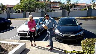 delivery guy drops pants for milf's wet pussy ride