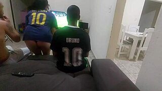apostou a mulher pro amigo perdeu agora ela mama e fode com ele 😱🍆👰
