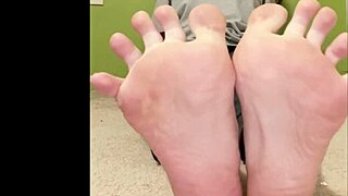 check out this sexy 18 year old girl's hot feet preview