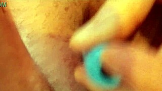 brittbflyspread4u vibes her tight milf pussy close up till she quivers 😍🔥💦