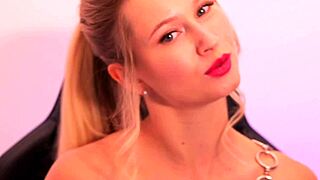 red lipstick beauty fingers and sucks toy hungrily!!