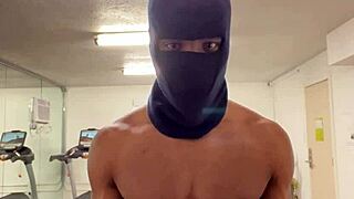 Buff Biceps Hoist Petite Ladies High During Savage Sex Workout?