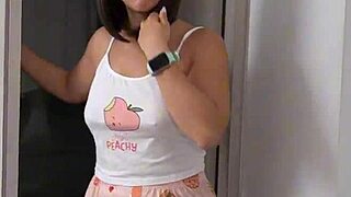 Stepmom's Huge Asshole Gets So Horny from Stepson Massage!