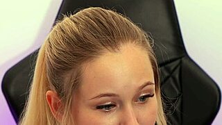 red lipstick beauty fingers and sucks toy hungrily!!