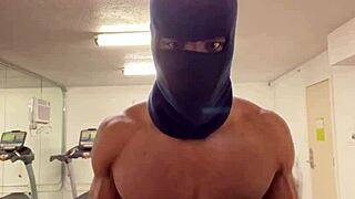 Buff Biceps Hoist Petite Ladies High During Savage Sex Workout?