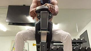 Buff Biceps Hoist Petite Ladies High During Savage Sex Workout?