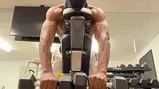 Buff Biceps Hoist Petite Ladies High During Savage Sex Workout?