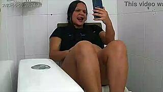 você já imaginou uma chamada de vídeo comigo cheia de tesão e masturbação hairy latina ass?