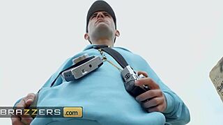 WOW! Exhibitionist Jada Sparks Meets Tourist Jordi Publicly For Hardcore Outdoor Fucking!!