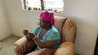 chatting with my thick mummy on how to bang her fat ass on the bed