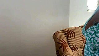 chatting with my thick mummy on how to bang her fat ass on the bed