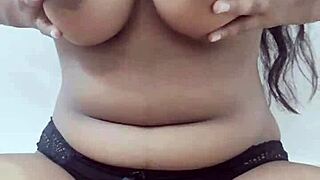 wanna watch this indian babe tease her juicy boobs and pussy solo?