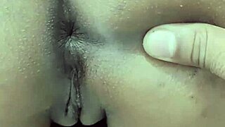 wanna watch this indian babe tease her juicy boobs and pussy solo?