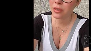 Barbara Evans pregnant jerks off for you